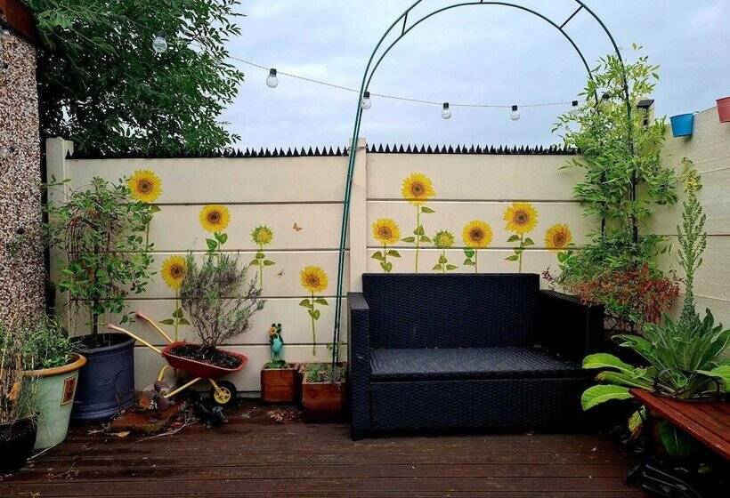 Резиденция Lovely 2 Bed House In Bramley With Field View