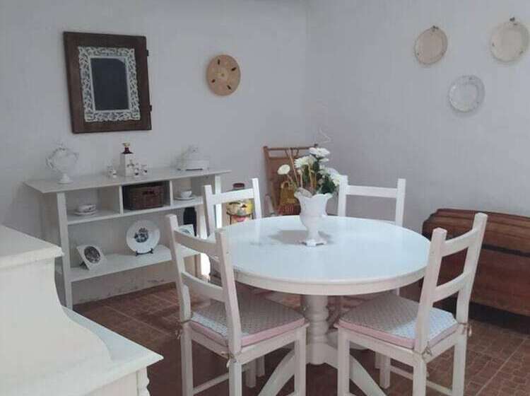 住所  Lovely 3 Bed House In Reguengos De Monsaraz