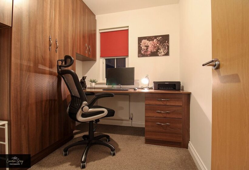 レジデンス Modern Home In Belfast, Office, Parking, Wifi