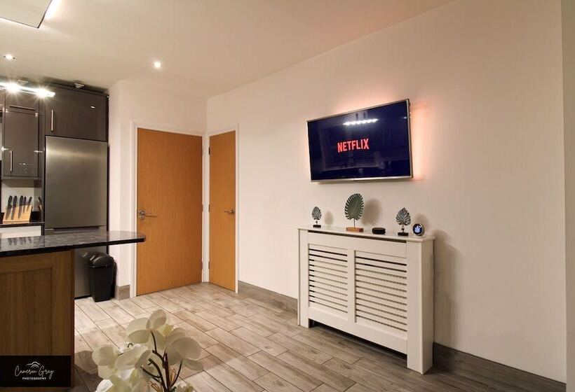 レジデンス Modern Home In Belfast, Office, Parking, Wifi