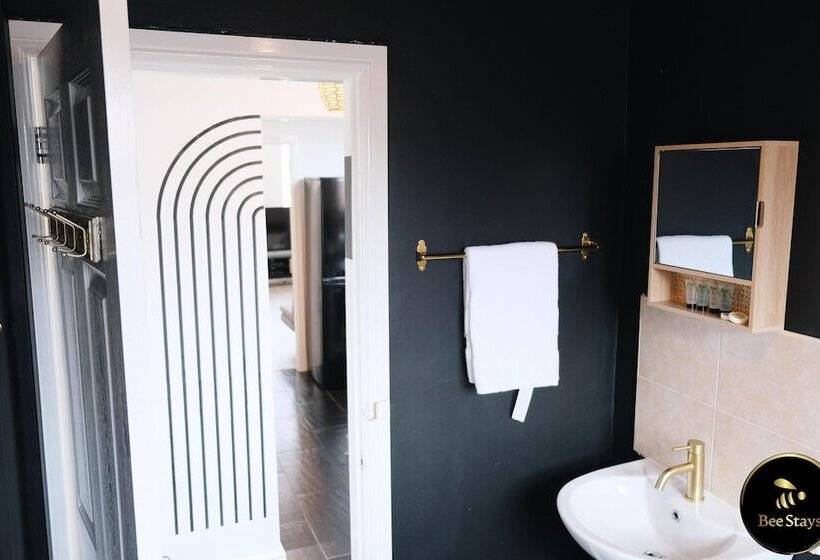 إقامة Pickmere House  An Oasis Near Town Centre