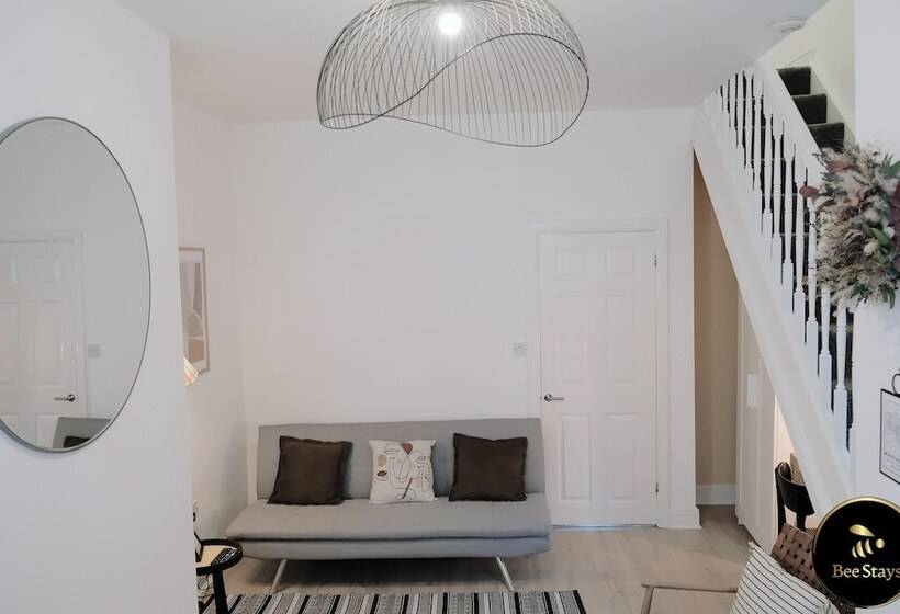 إقامة Pickmere House  An Oasis Near Town Centre