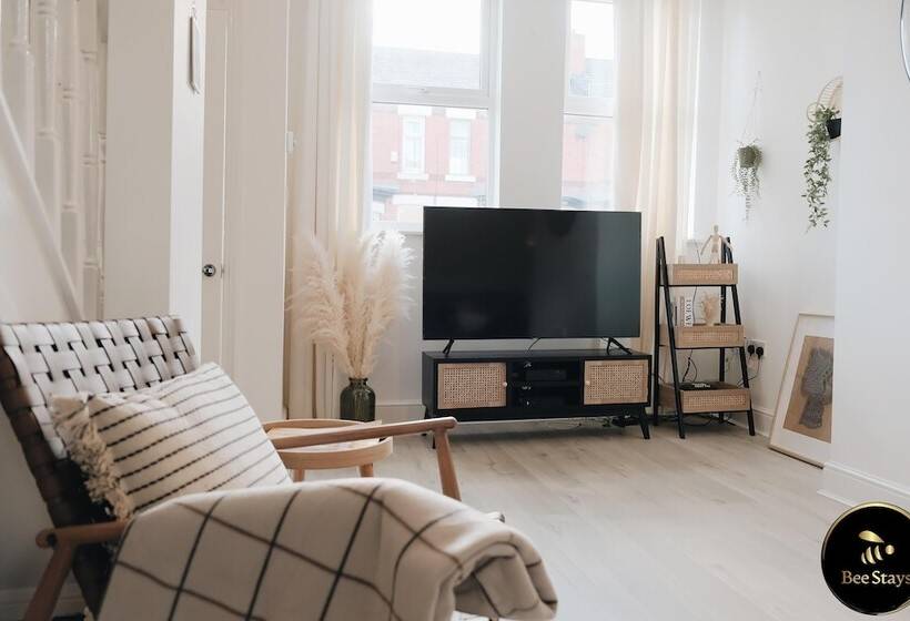 إقامة Pickmere House  An Oasis Near Town Centre