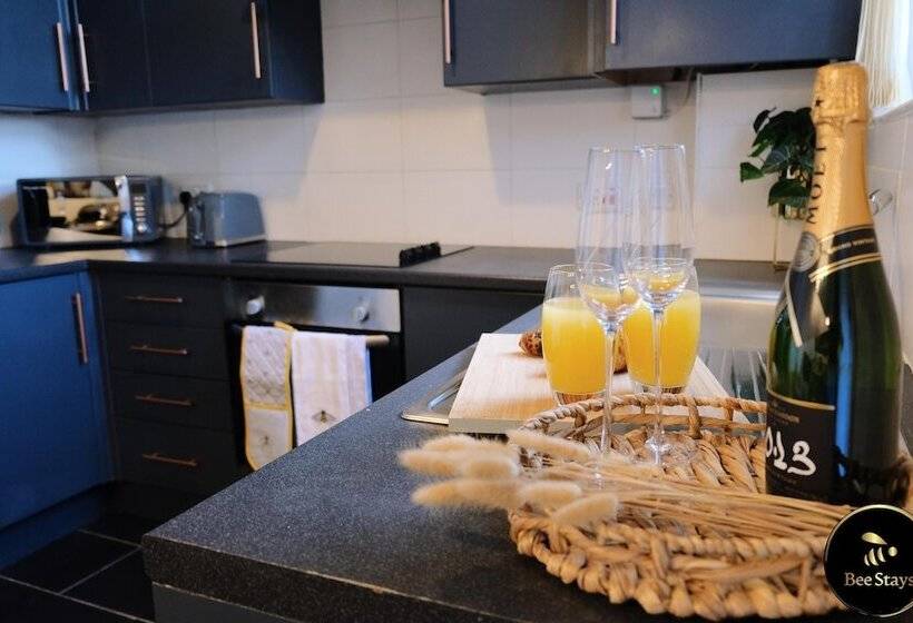 דירת נופש Pickmere House  An Oasis Near Town Centre