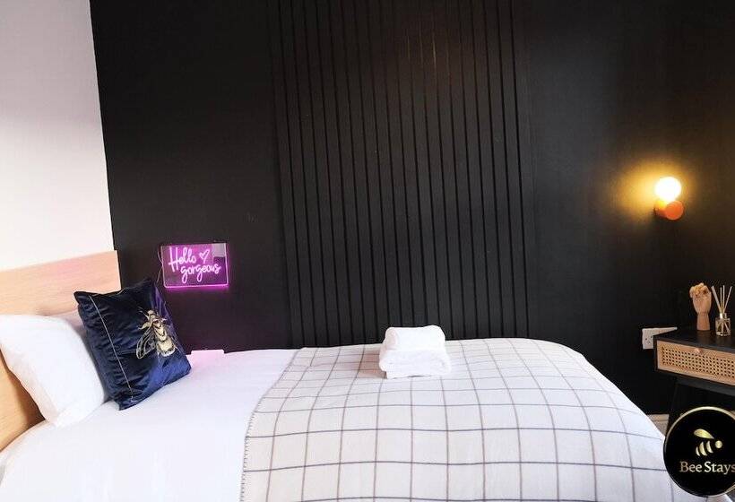 דירת נופש Pickmere House  An Oasis Near Town Centre