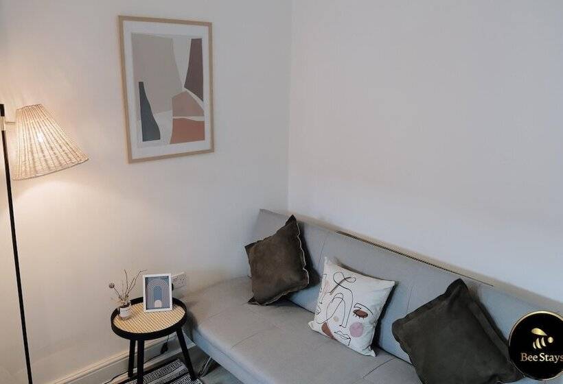 דירת נופש Pickmere House  An Oasis Near Town Centre