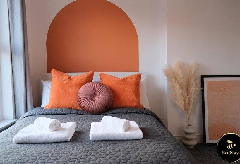 إقامة Pickmere House  An Oasis Near Town Centre