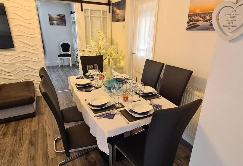 Резиденция Remarkable 3 Bed House In Newbiggin By The Sea