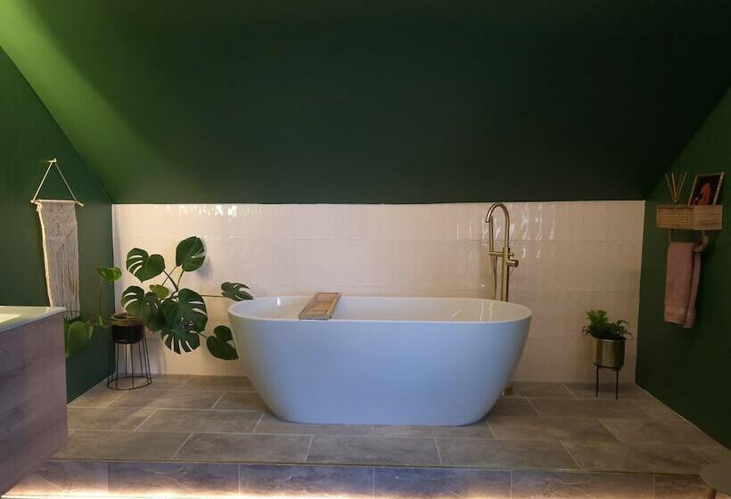 اقامتگاه Remarkable 4 Bed House In Sheffield