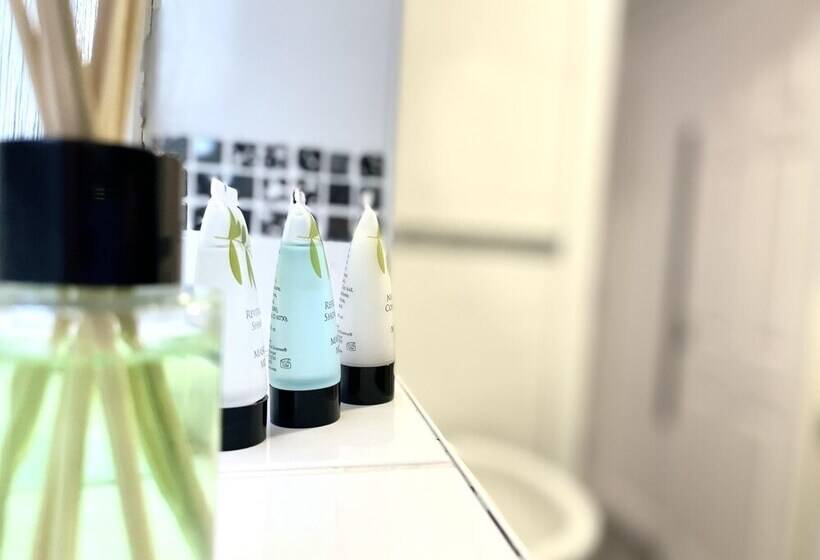 Резиденция Vibrant 6 Bed Stylish Home In Heart Of Southsea