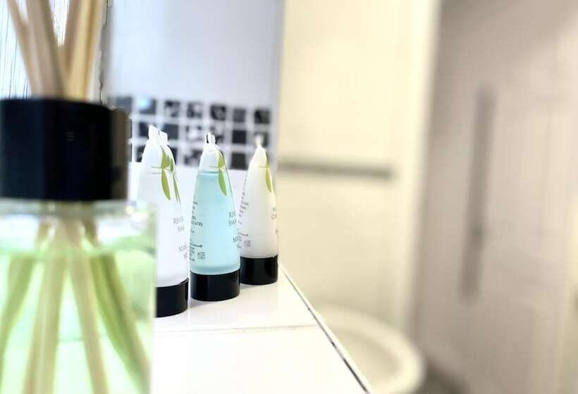 Резиденция Vibrant 6 Bed Stylish Home In Heart Of Southsea