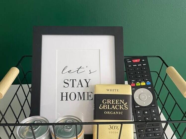 Резиденция Vibrant 6 Bed Stylish Home In Heart Of Southsea