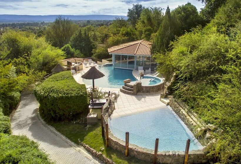 استراحتگاه Terrazas De Belgrano   Club De Montaña