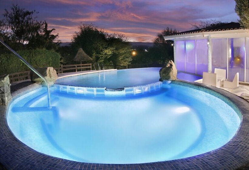 استراحتگاه Terrazas De Belgrano   Club De Montaña