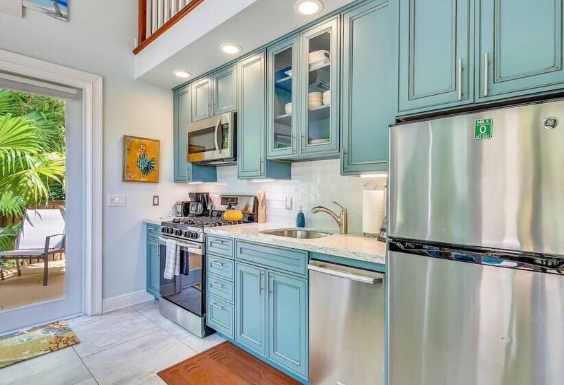 Serenity By Avantstay Guest House In Old Town W/ Shared Pool Month Long Stays Only