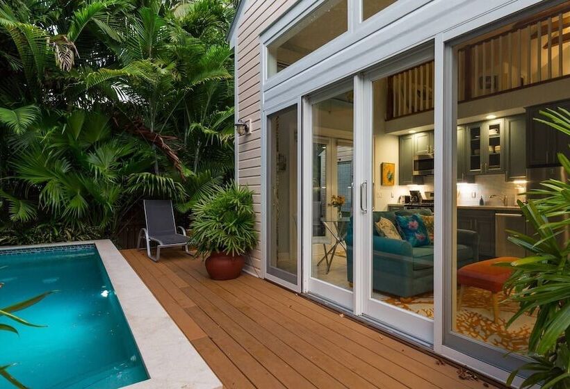 Serenity By Avantstay Guest House In Old Town W/ Shared Pool Month Long Stays Only