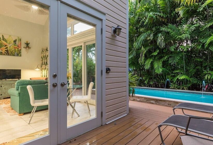 Serenity By Avantstay Guest House In Old Town W/ Shared Pool Month Long Stays Only