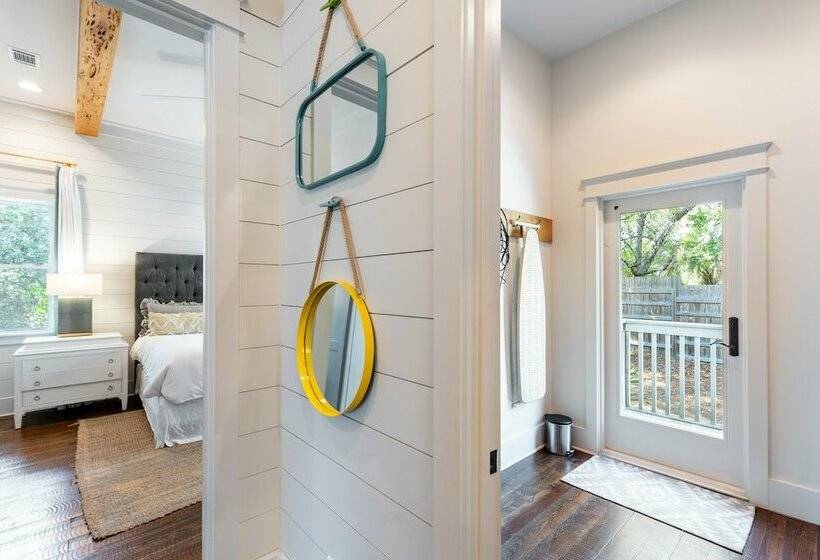 Southern Charms By Avantstay Historic Home! Pet Friendly!