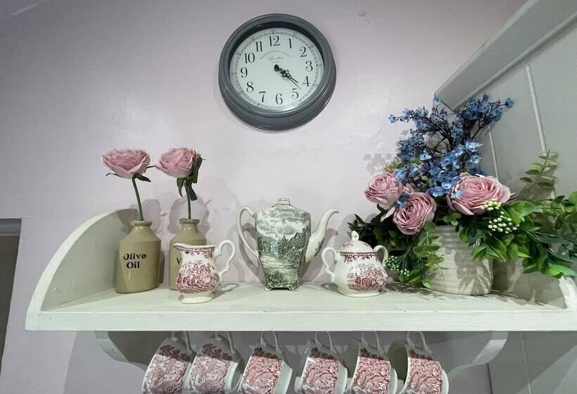 Stunning 1 Bed Cottage With Hot Tub In Ross On Wye