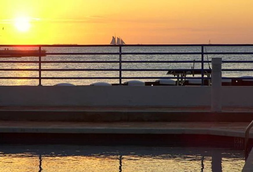 Sundown Refuge By Avantstay Great Location W/ Patio, Outdoor Dining, Bbq & Shared Pool! Week Long St