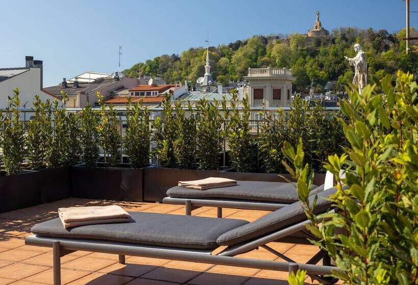 The Passage Apartments