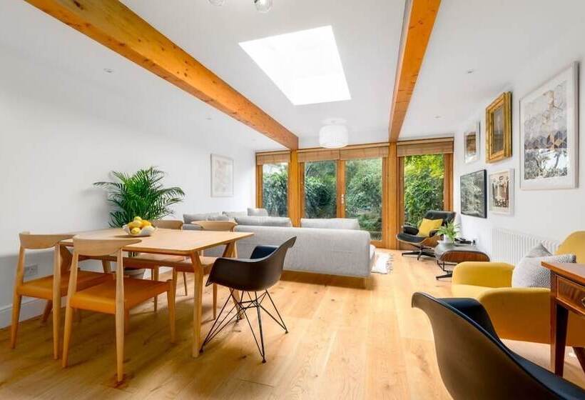 The Victorian House   Enticing 3bdr House With Garden