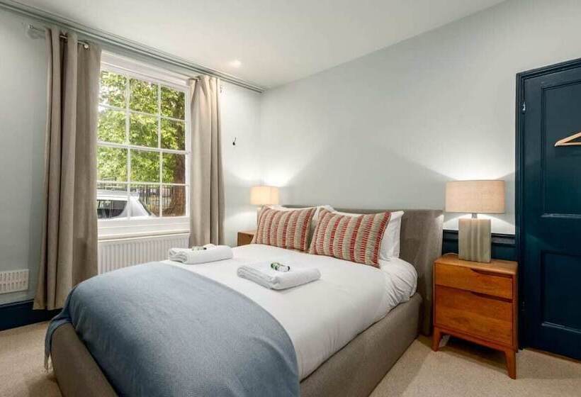 The Victorian House   Enticing 3bdr House With Garden