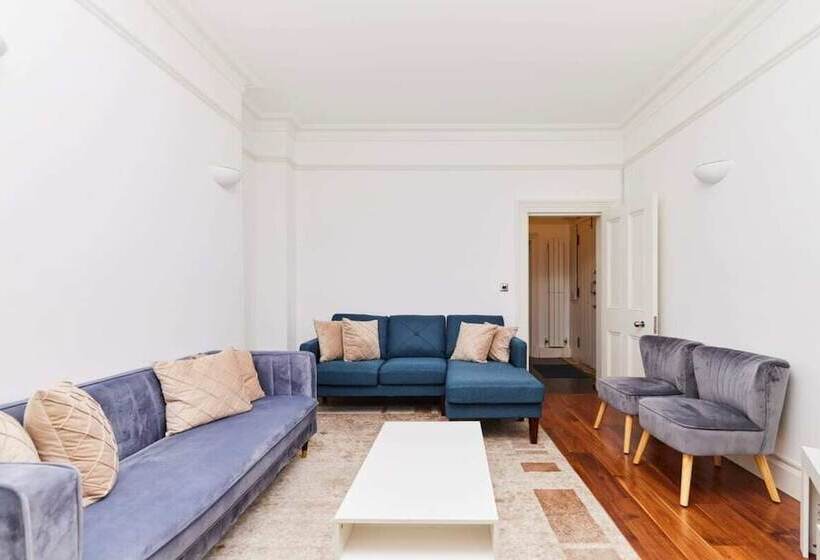 The Woolwich Retreat   Enticing 5bdr House With Parking