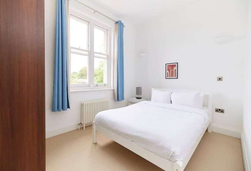 The Woolwich Retreat   Enticing 5bdr House With Parking