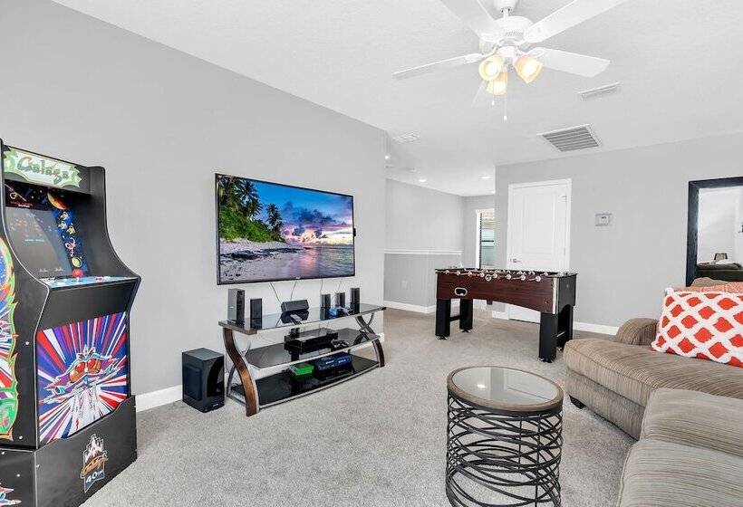 Vibrant Home With Spacious Pool!#6st5504