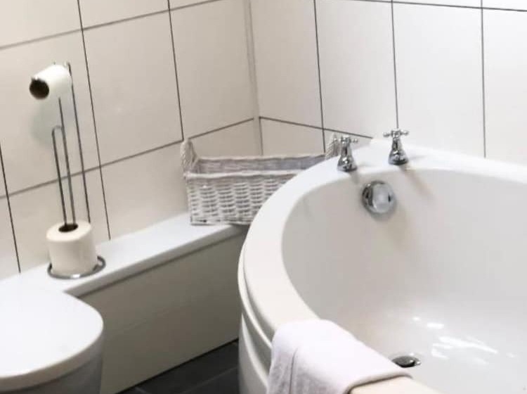 Pine Lodge Hotel & Restaurant Mansfield