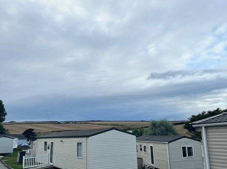 Newquay Bay Holiday Resort Caravan 142