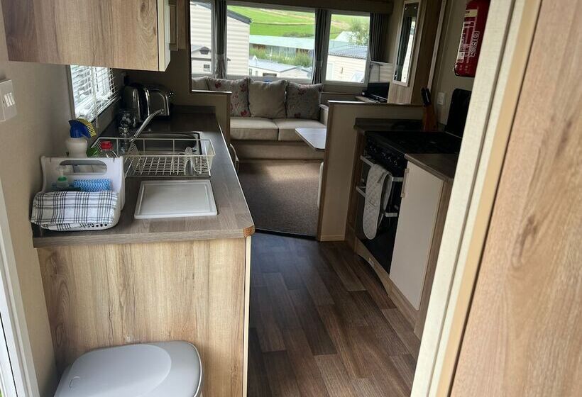 Newquay Bay Holiday Resort Caravan 142