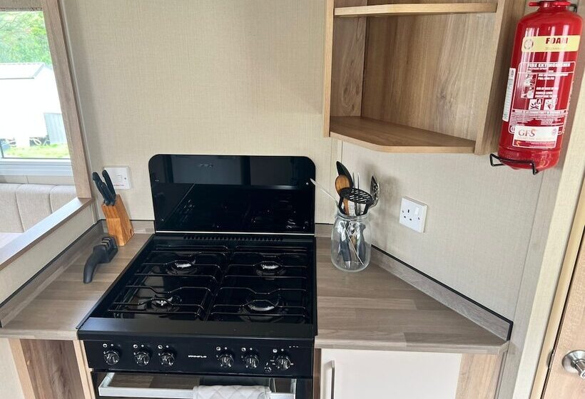 Newquay Bay Holiday Resort Caravan 142