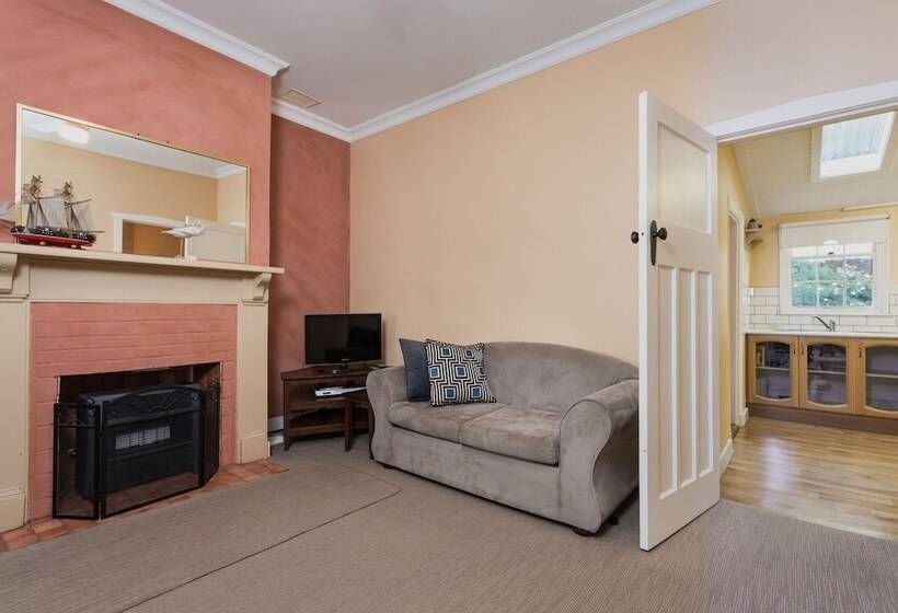 Albany Historic Cottage By The Bnb Collection