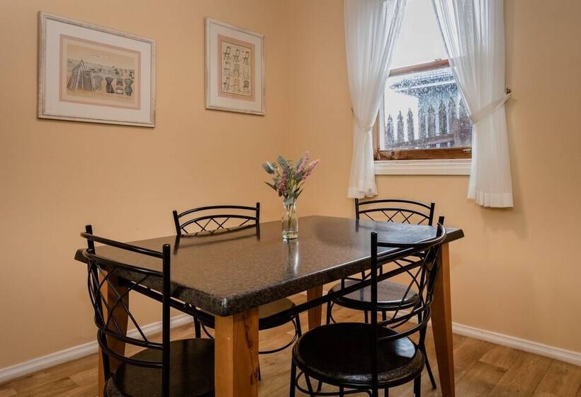 Albany Historic Cottage By The Bnb Collection