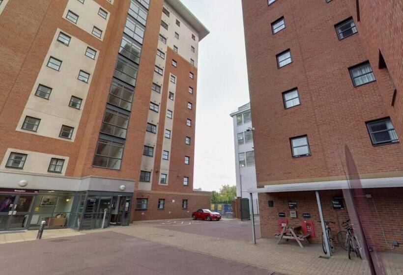 هاستل Ensuite Rooms, Coventry   Campus Accommodation