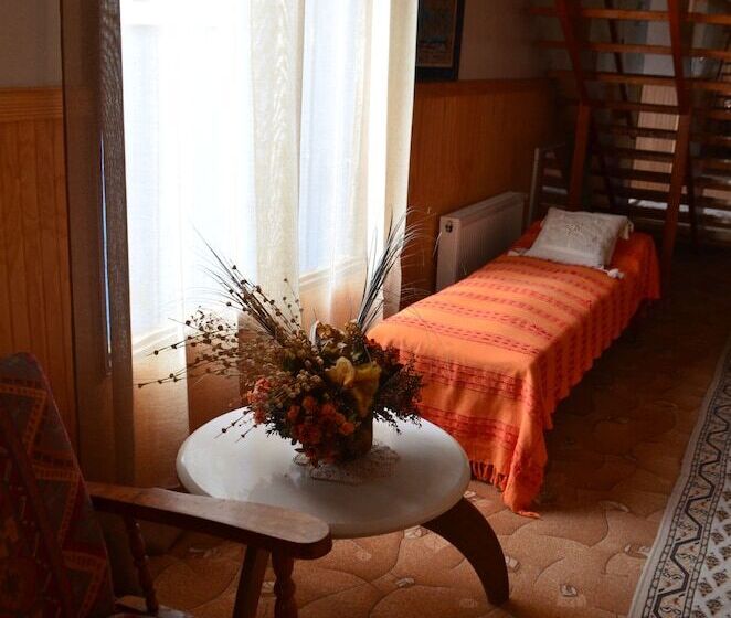 فندق صغير Hostal Los Pinos