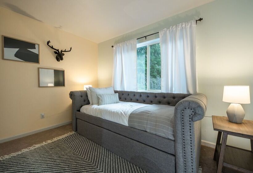 Alpine Bay By Avantstay 5mins To Diamond Peak Skiing W/ Expansive Deck