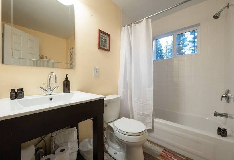 Alpine Bay By Avantstay 5mins To Diamond Peak Skiing W/ Expansive Deck