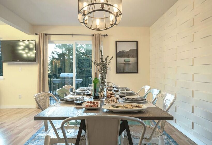 Alpine Bay By Avantstay 5mins To Diamond Peak Skiing W/ Expansive Deck