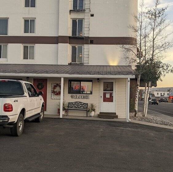 Bar H Motel
