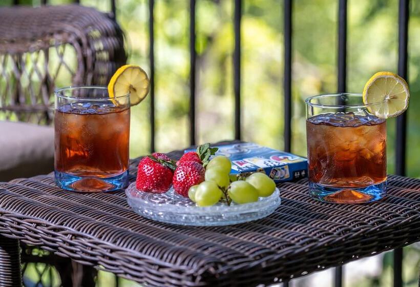 تختخواب و صبحانه Angel At Rose Hall