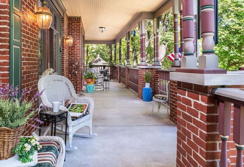 تختخواب و صبحانه Angel At Rose Hall