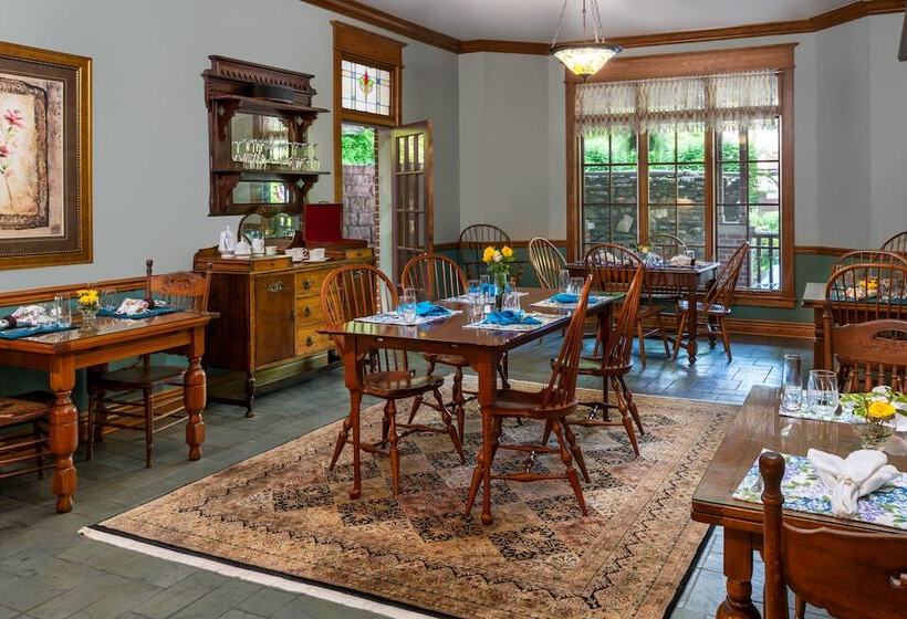 تختخواب و صبحانه Angel At Rose Hall