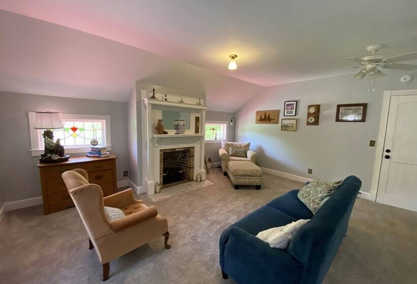 مبيت وإفطار Misty Mountain Inn