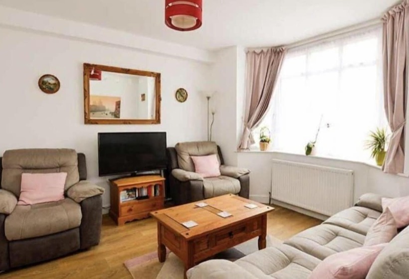 مبيت وإفطار S Downs Accomodation