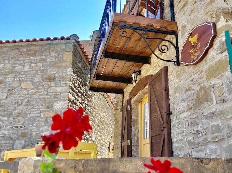 צימר Sari Keçi̇ Taş Otel