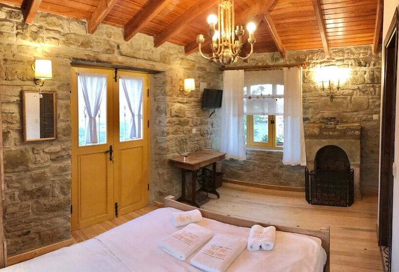 צימר Sari Keçi̇ Taş Otel