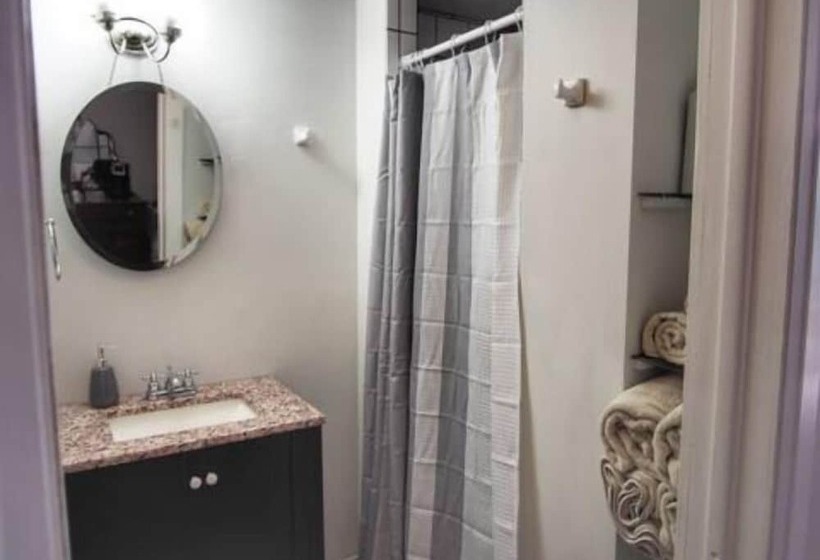 مبيت وإفطار The Bissing House